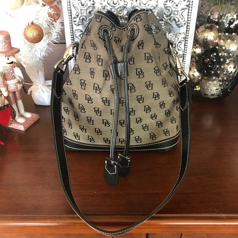 Dooney and Bourke bucket bag satchel